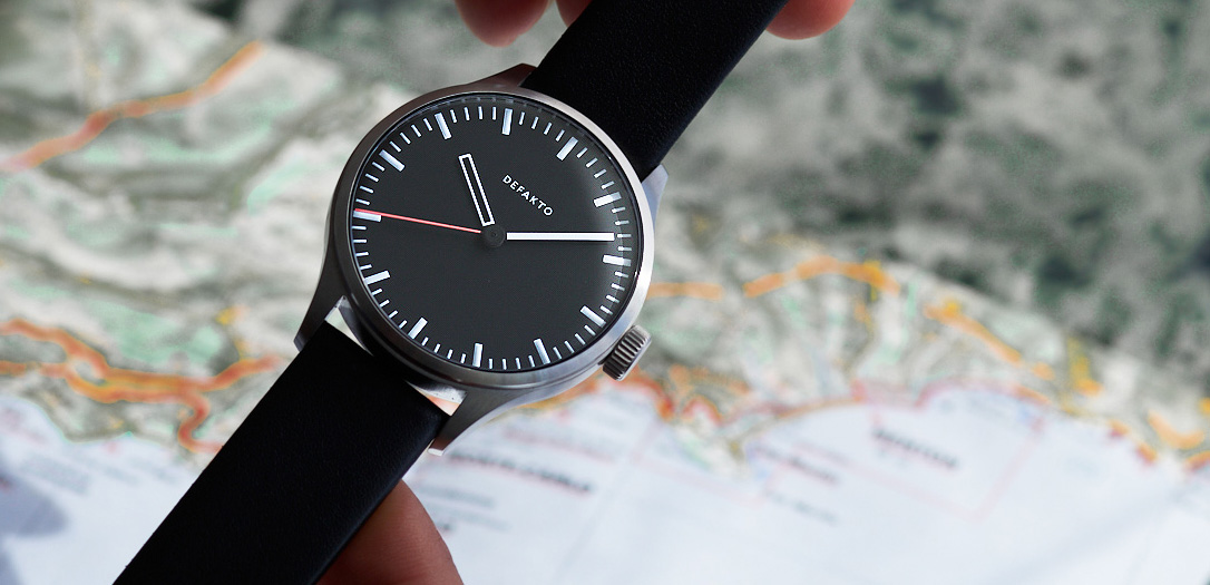 minimalist outdoor watch defakto Akkord