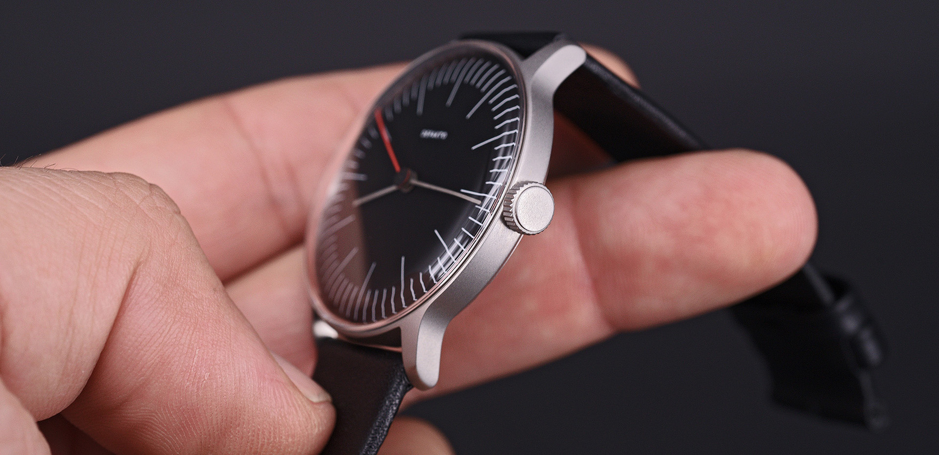 bauhaus design watch 50s retro futuristic Defakto Vektor Modul
